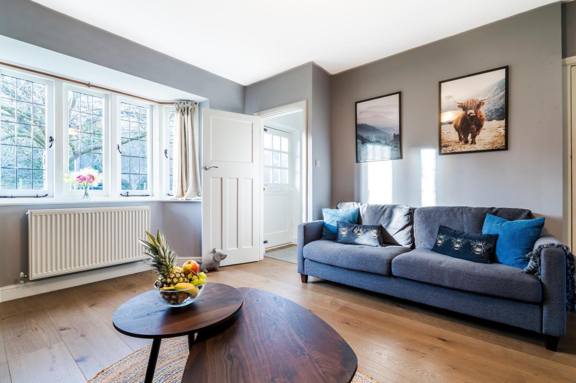 Cozy 3 Bedroom Terrace Cottage In Epsom Eksteriør billede